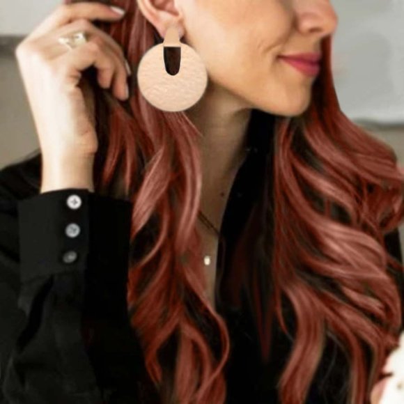 Kendra Scott Diane Rose Gold Hammered Earrings NWOT - Picture 2 of 7